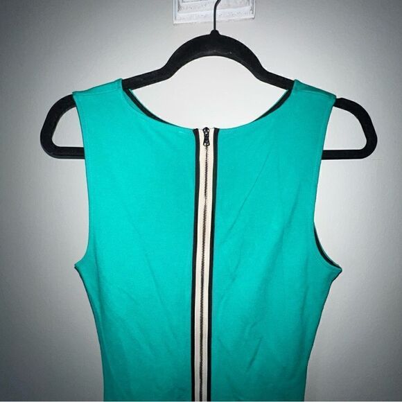 Kenneth Cole “Hilary” Sheath Bold Back Zip Dress, size 6 - Picture 5 of 14